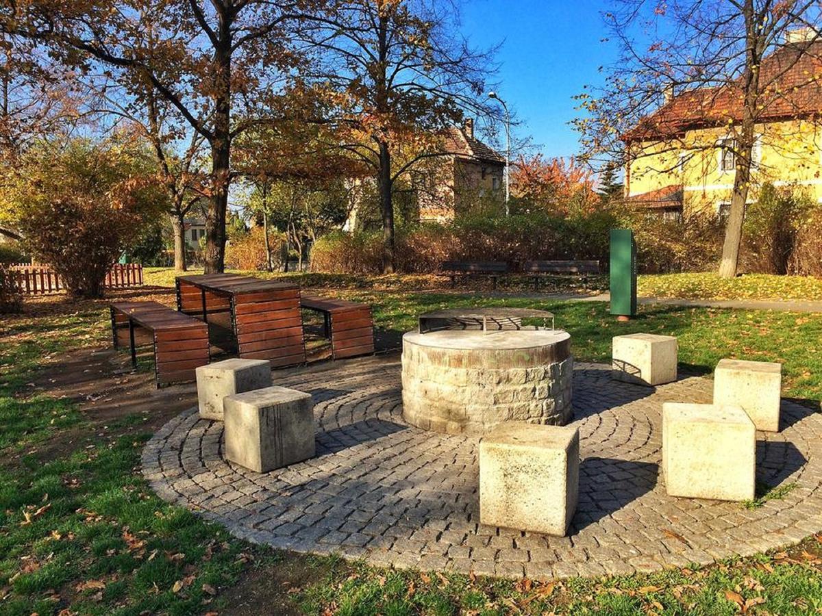 Хостел Eislerova Kolej Jarov *